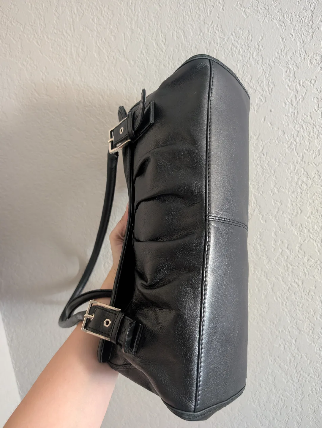 Black Leather Handbag image indicator(4)