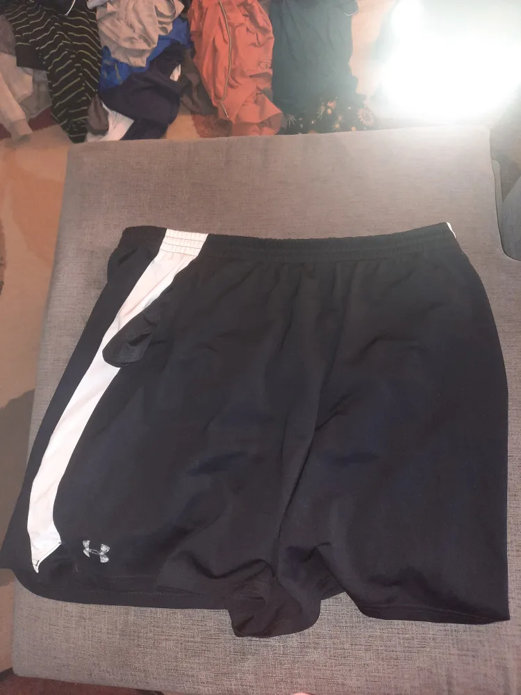 Under Armour XXL Black Shorts pick up only thumbnail