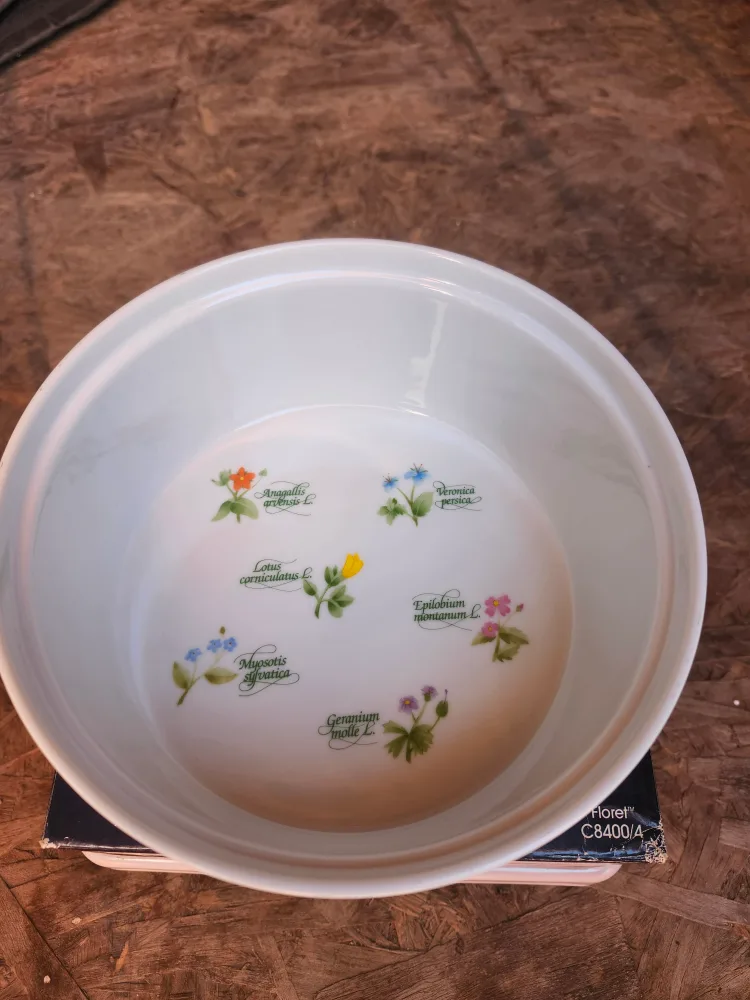 Vintage Anchor Hocking Floret Souffle Dish image indicator(2)