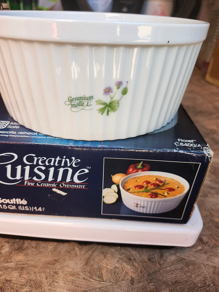 Vintage Anchor Hocking Floret Souffle Dish image indicator(5)