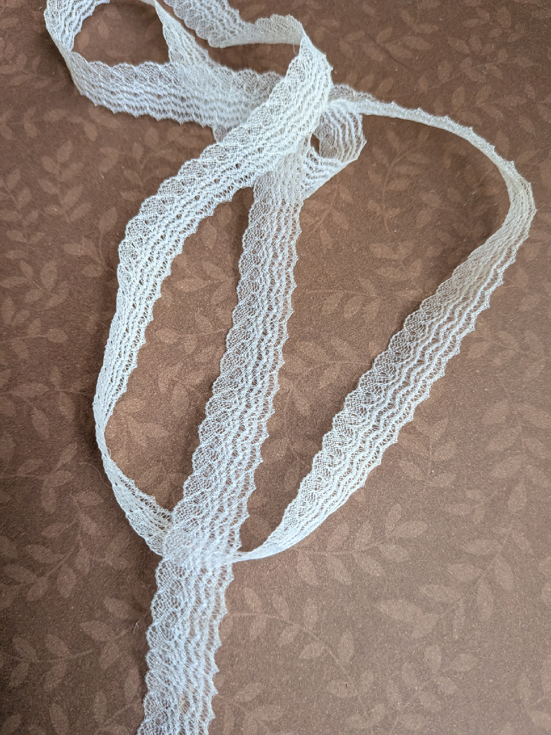 TEN YARDS vtg delicate, sheer, narrow white Lace Trim