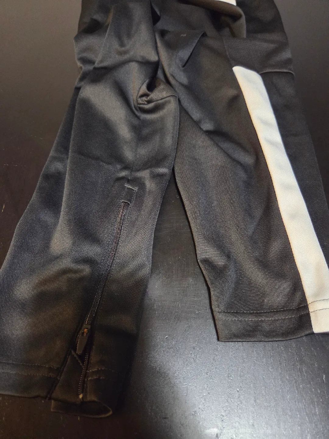 Puma Tracksuit - Size L image indicator(5)