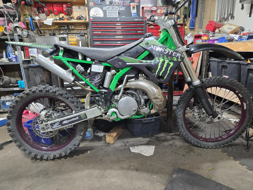 Kawasaki Dirt Bike - Monster Energy Edition image indicator(2)