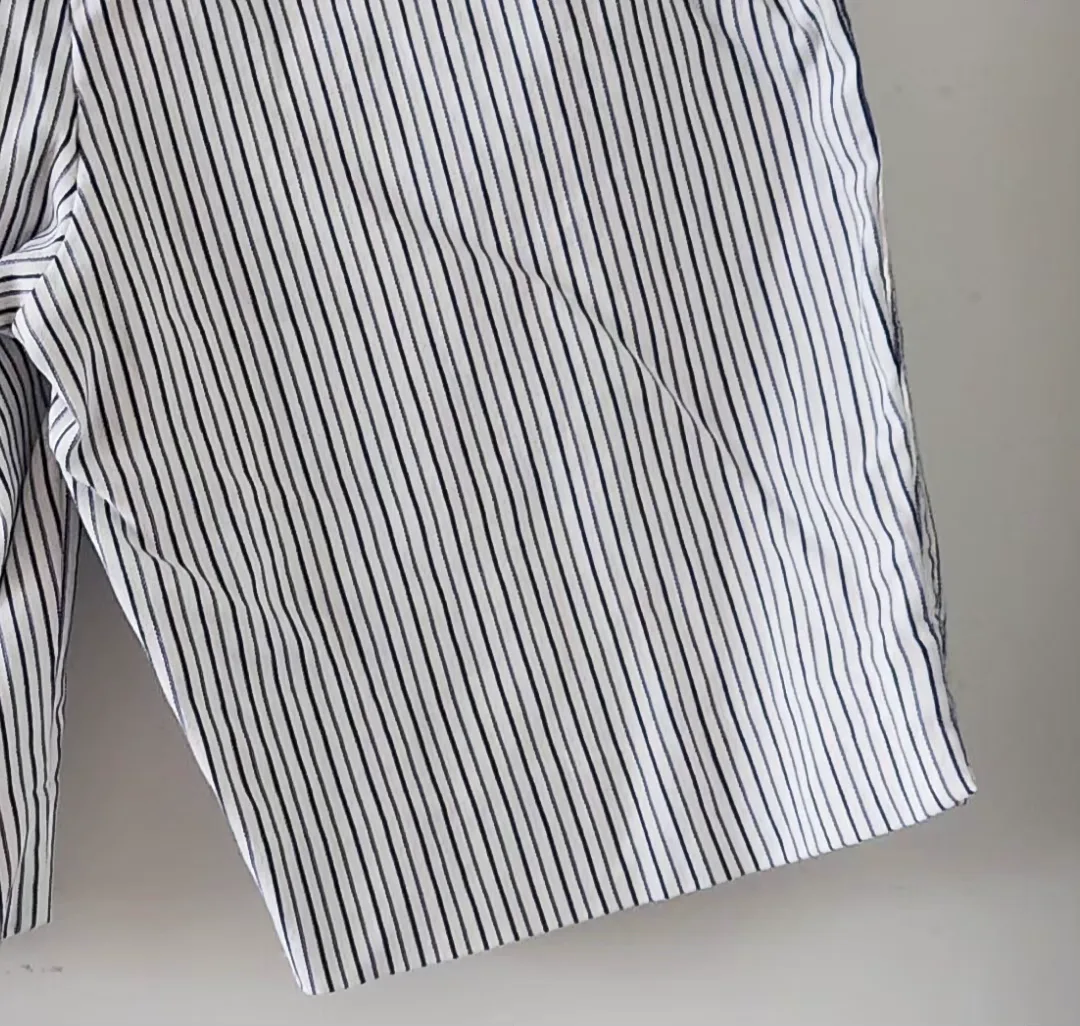 Women's Mid Length Stretchy Striped Shorts image indicator(8)