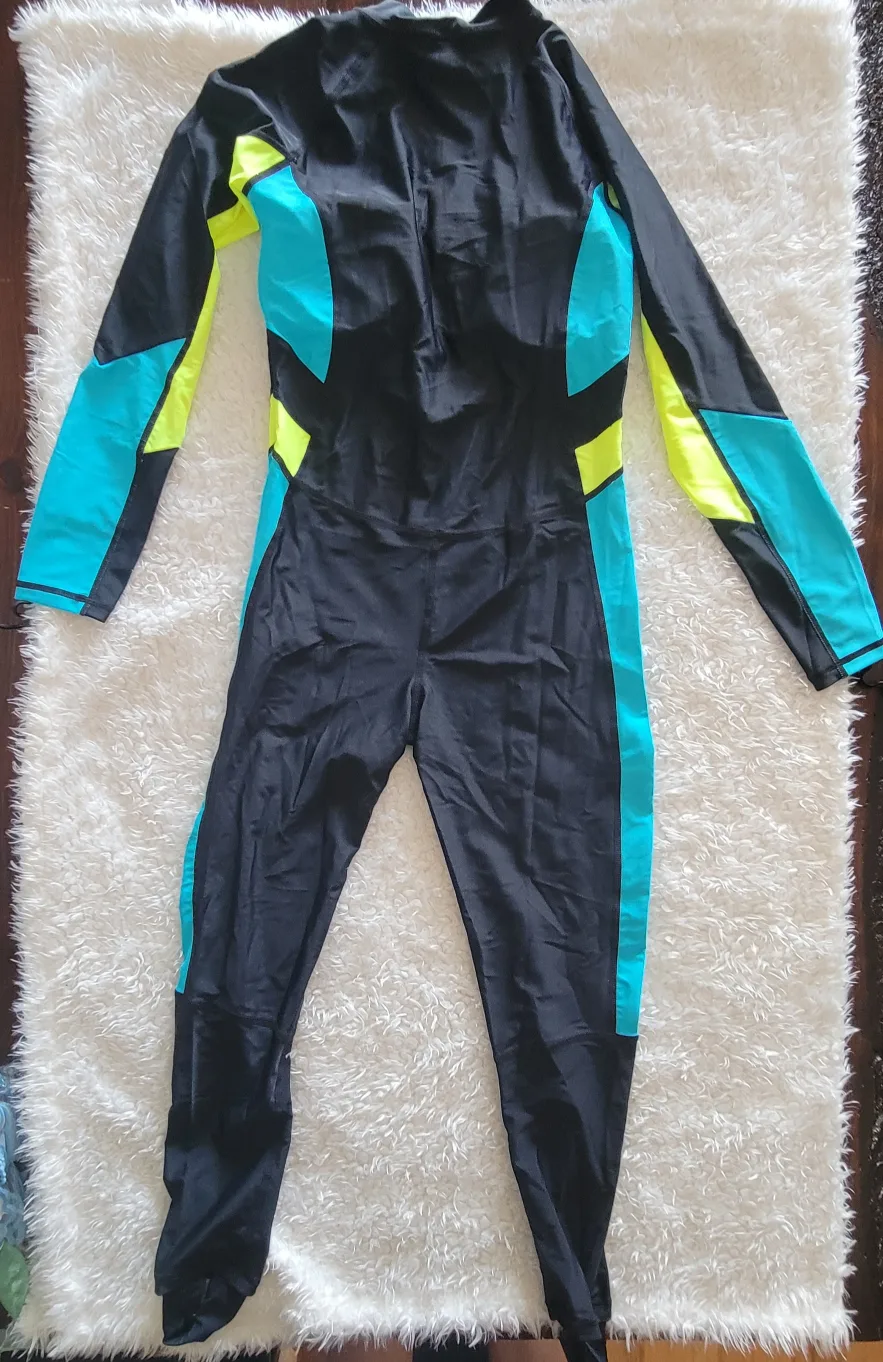 BNWT Women's Rash Guard Swimsuit - Size L image indicator(4)