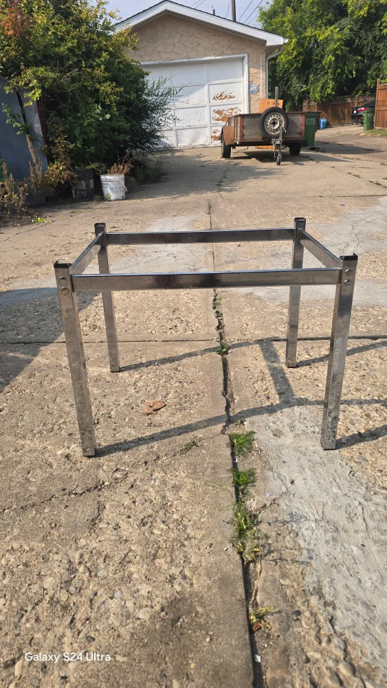 Metal Table/Stand - Great Condition image indicator(2)