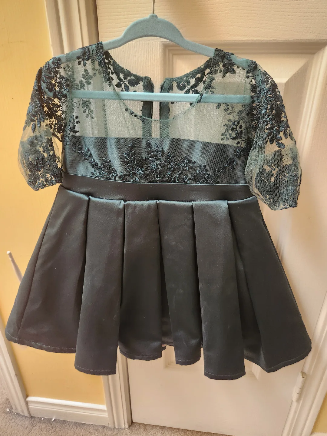 Green Dress with Lace and Bow 2T image indicator(2)