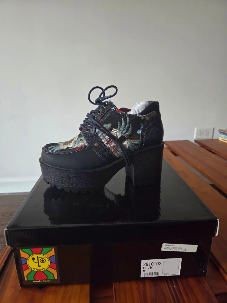 Yosuke Floral Embroidered Platform Boot - 23.5cm thumbnail