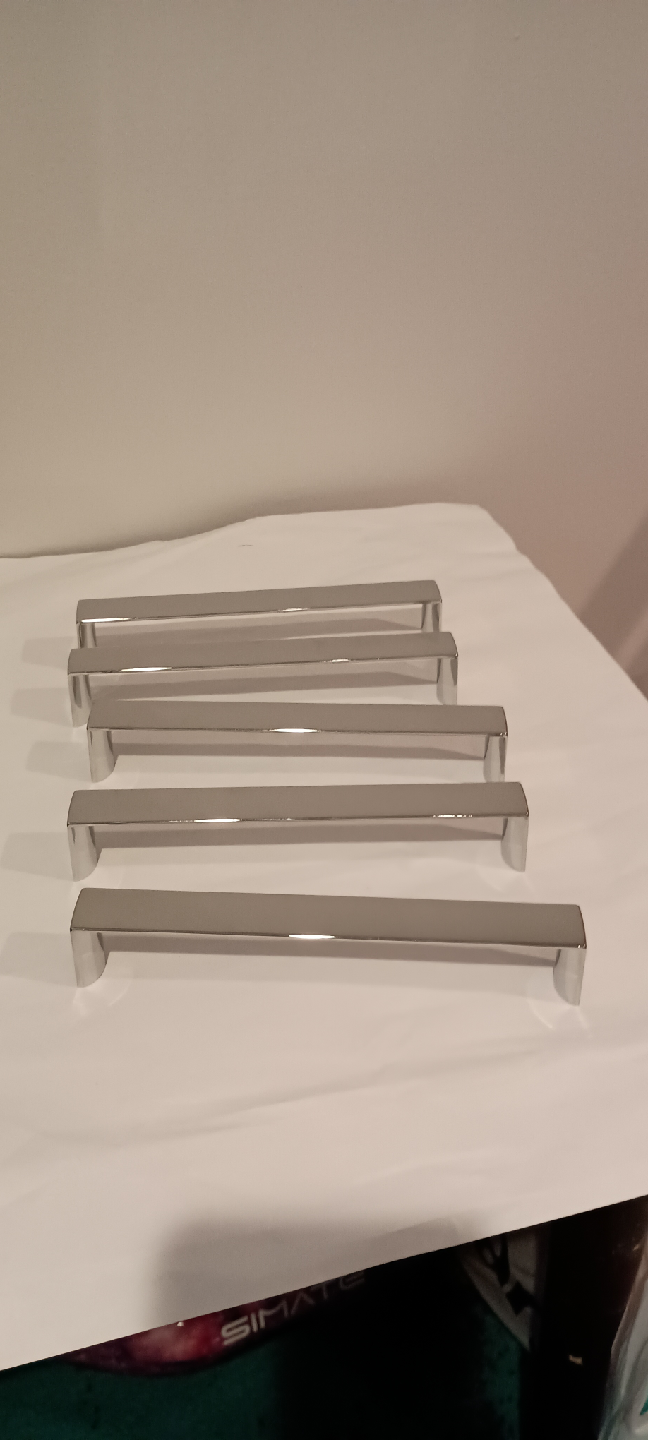 5 Cabinet Pulls with Screws - photo 5