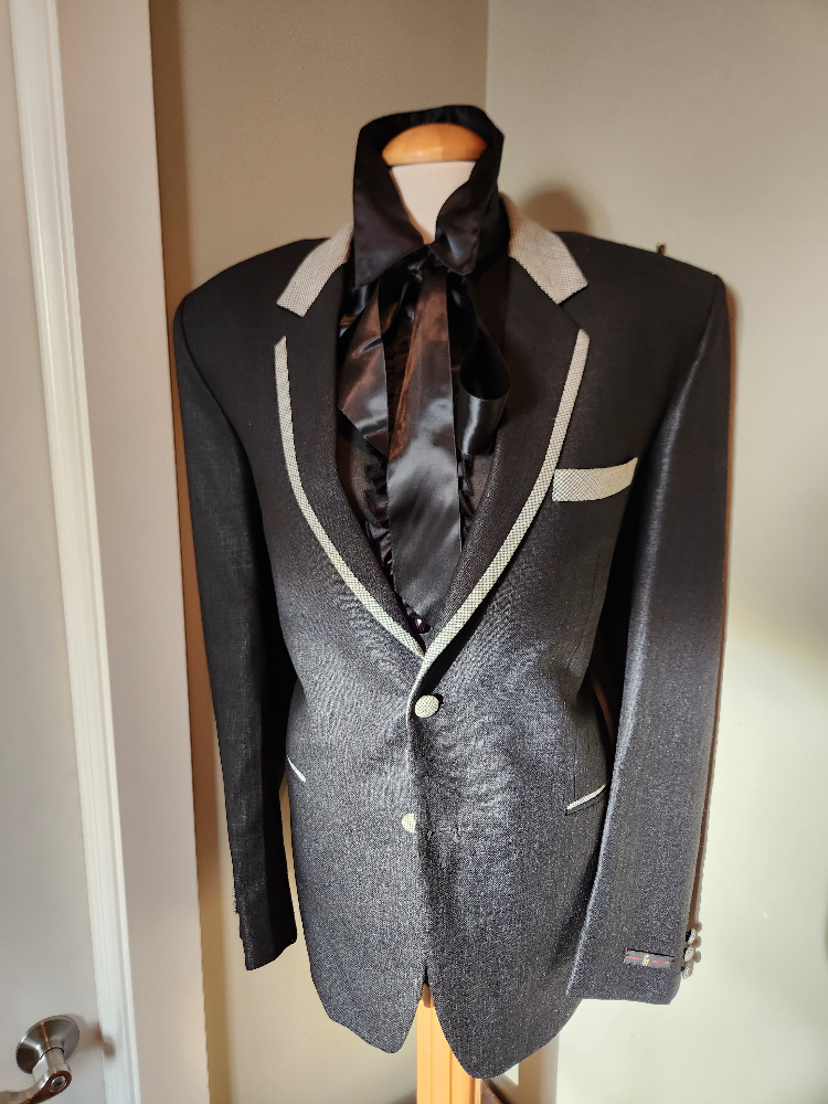NEW ELEGANT Black TUXEDO Jacket with gray checkerboard Trim