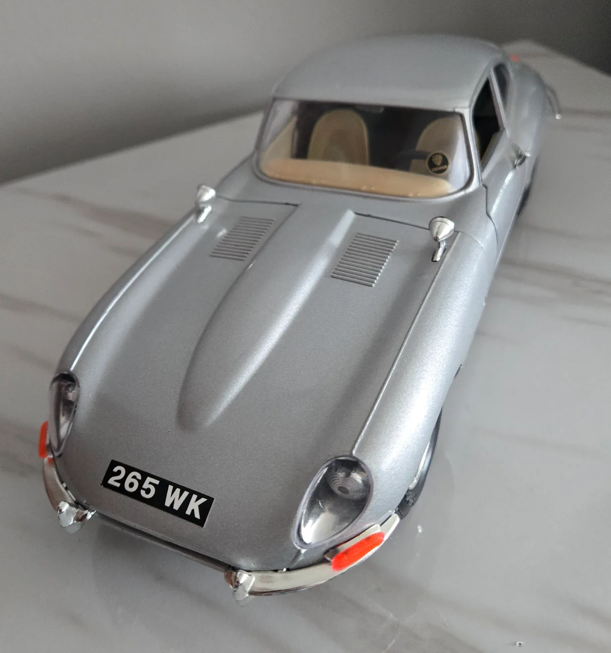 Vintage 1961Jaguar E-Type Diecast Model Car #3038 image indicator(2)