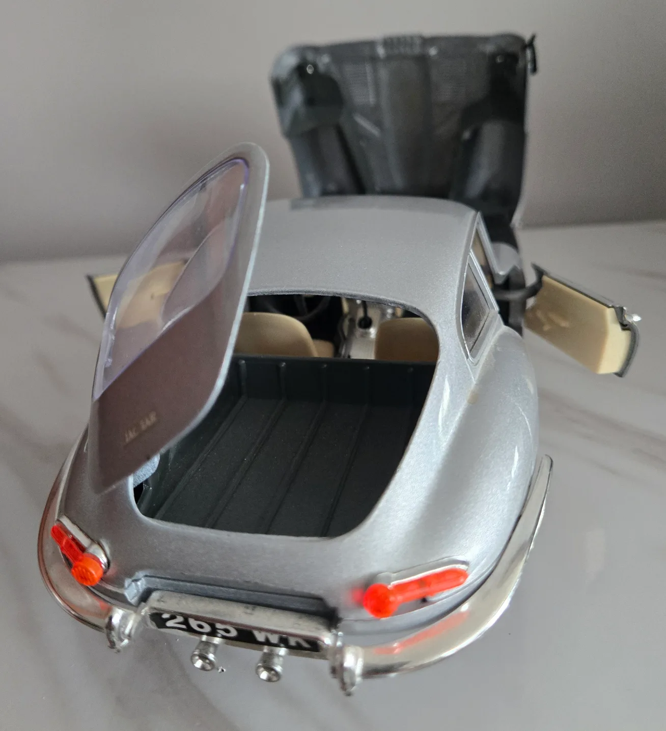 Vintage 1961Jaguar E-Type Diecast Model Car #3038 image indicator(4)