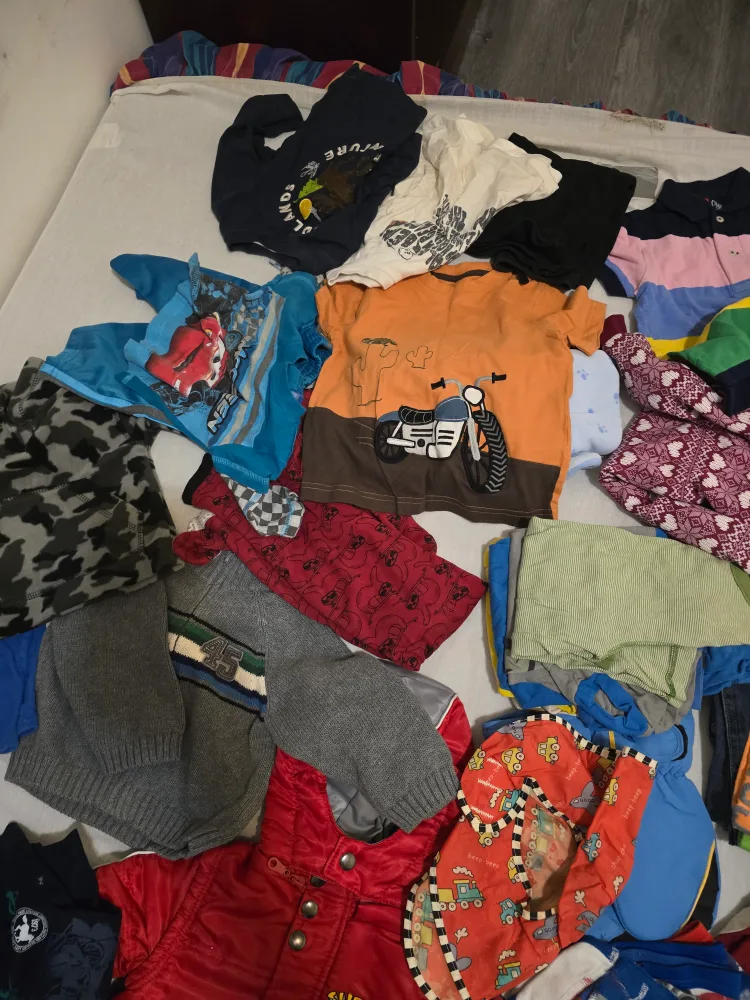 Mixed kids' clothing lot image indicator(4)