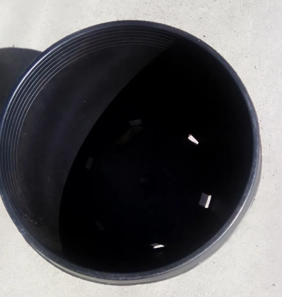 Large Black Plastic Nursery Pot image indicator(2)