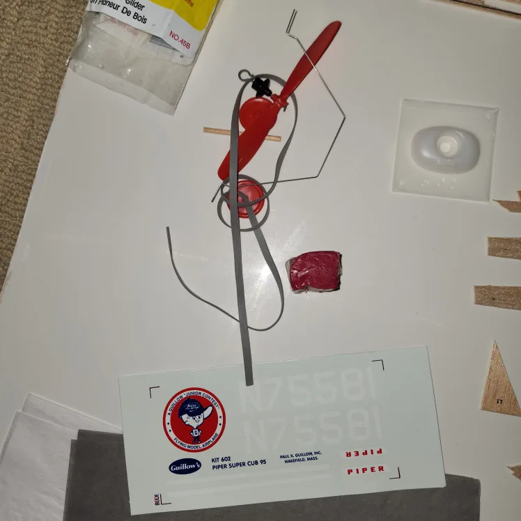 Guillow's Piper Super Cub 95 Flying Model Kit image indicator(4)
