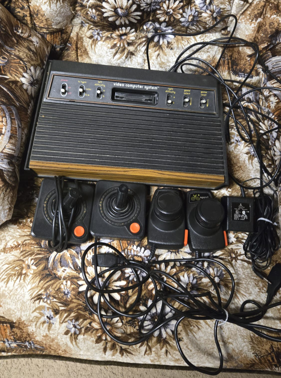 Atari Console - photo 3