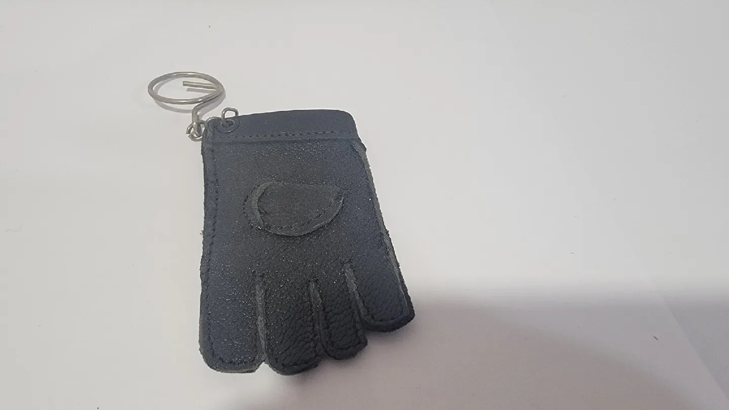 Bryan Goes Glove Keychain image indicator(2)