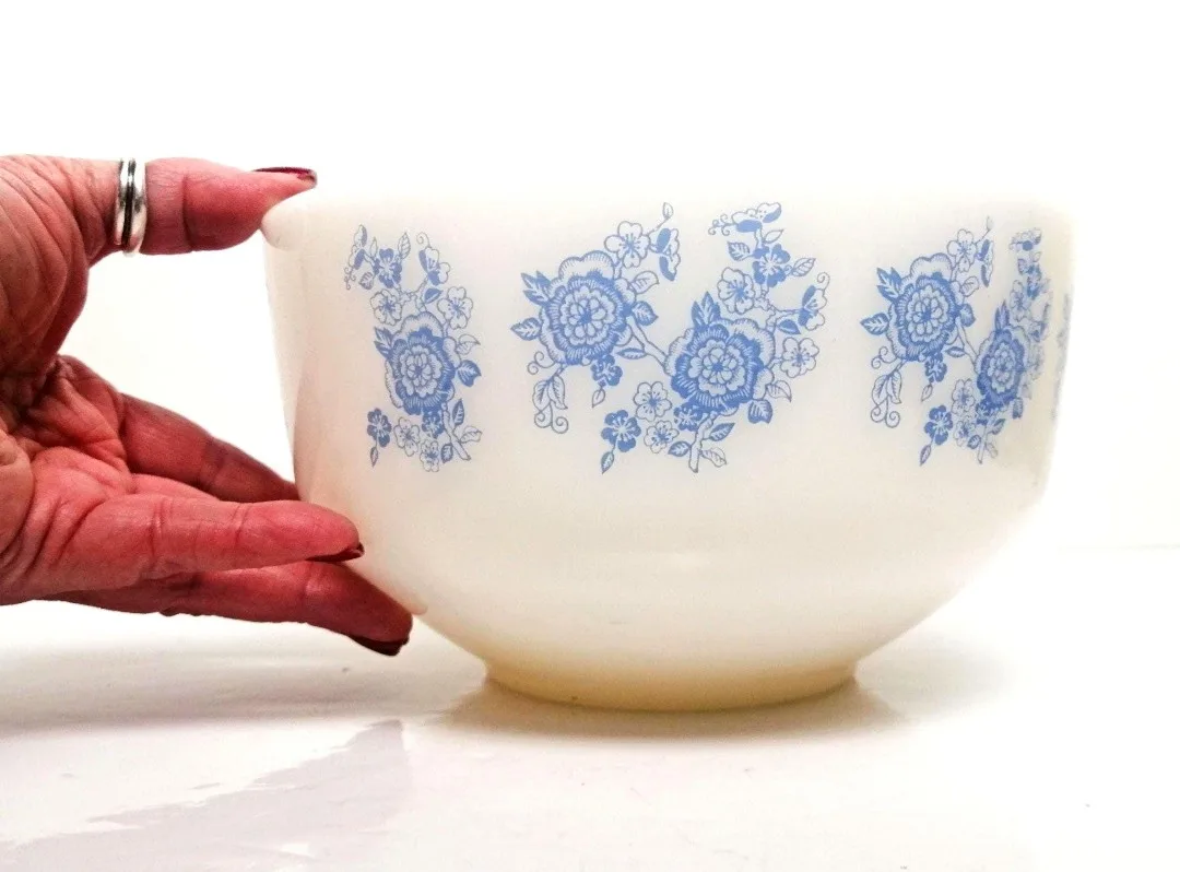 Federal Milk Glass ~ Blue Roses ~ 2 1/2 Quart image indicator(3)