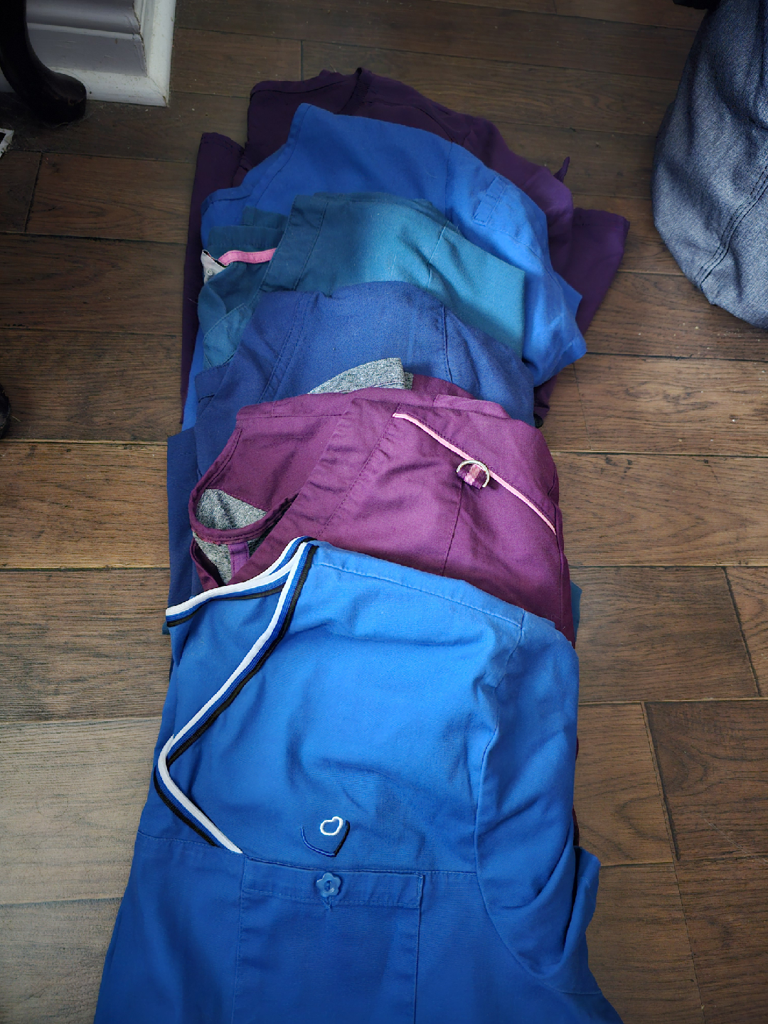 Mixed Lot of Scrubs - Various Colours and Patterns - photo 2