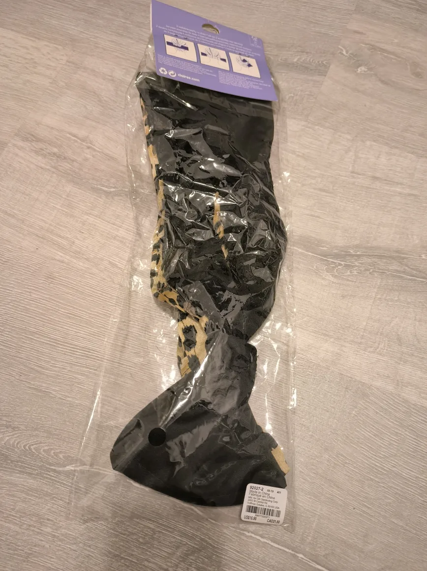 Claire's 2 pack bun scrunchie - New image indicator(2)