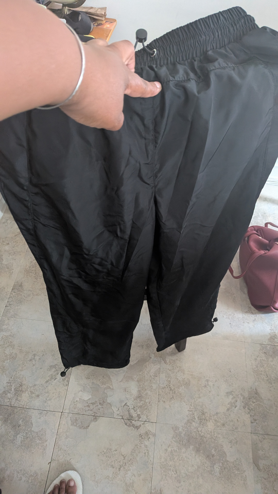 Forever 21 Black Pant/Ankle Women - Size L