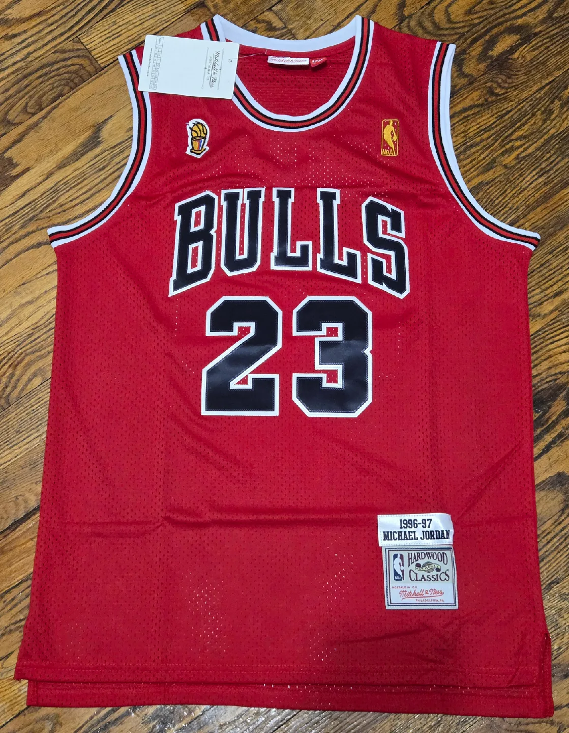 Mitchell & Ness Michael Jordan Bulls Jersey M AND LG