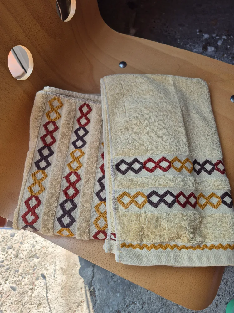 Beige Embroidered Towel Set, thumbnail