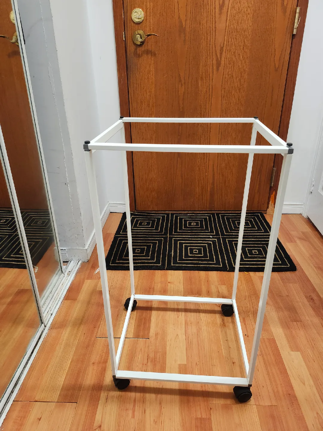 IKEA ENHET Laundry Bin with Casters - White image indicator(7)