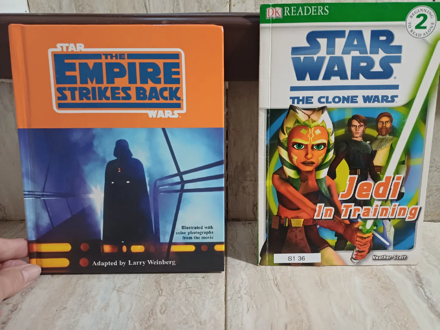 2 Star Wars books: The Empire Strikes Back &The Clone Wars image indicator(4)