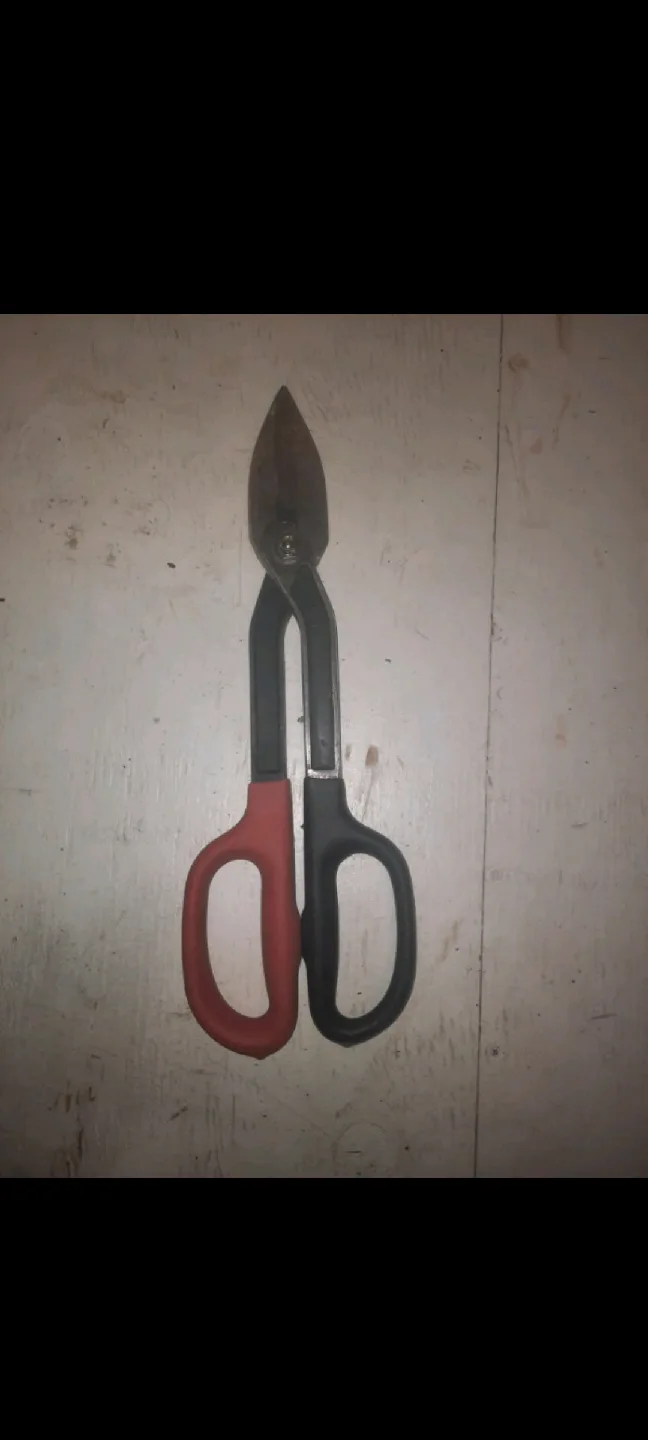 Metal Cutting Snips thumbnail
