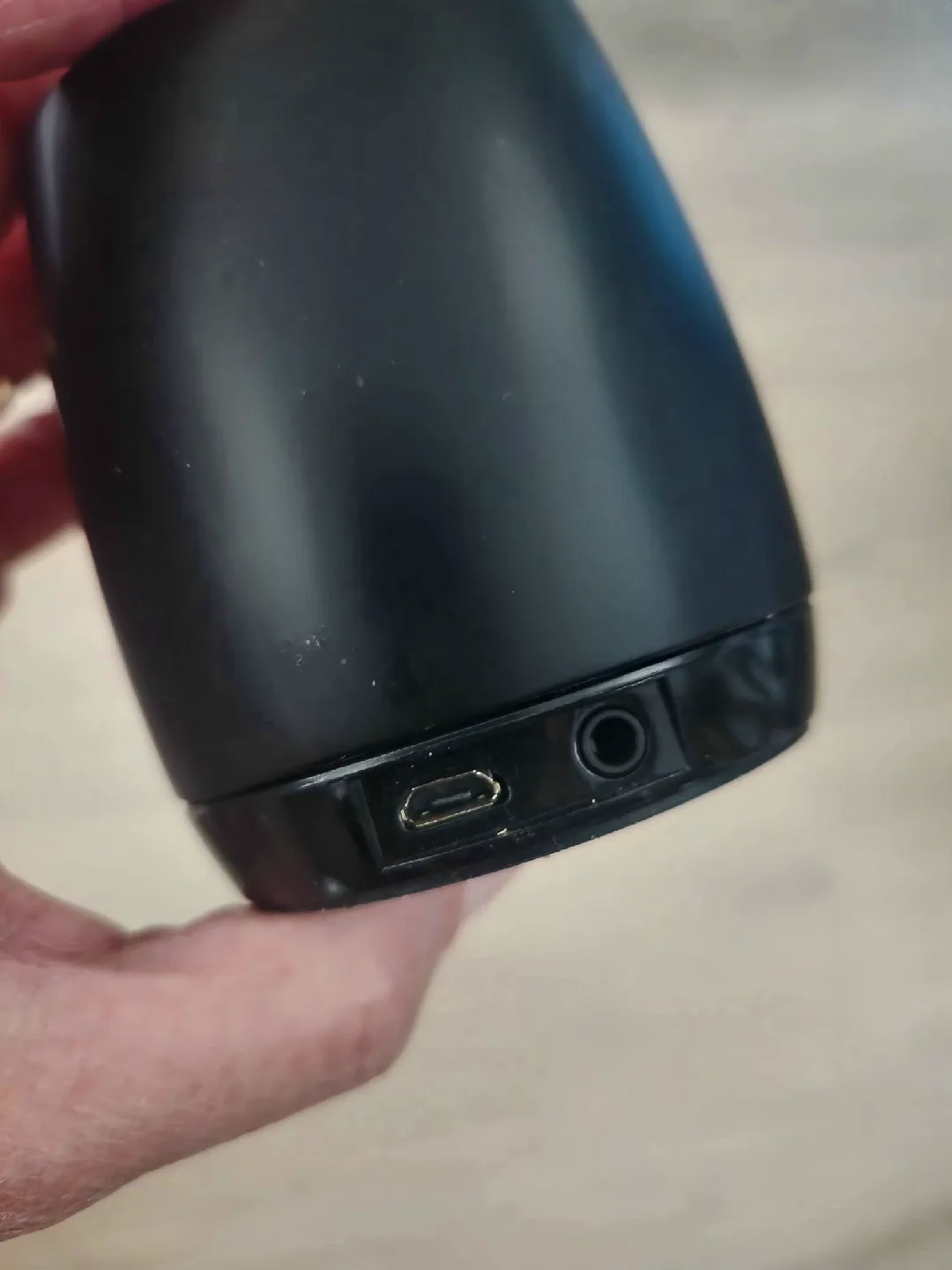 Blackweb Portable Bluetooth Speaker image indicator(4)