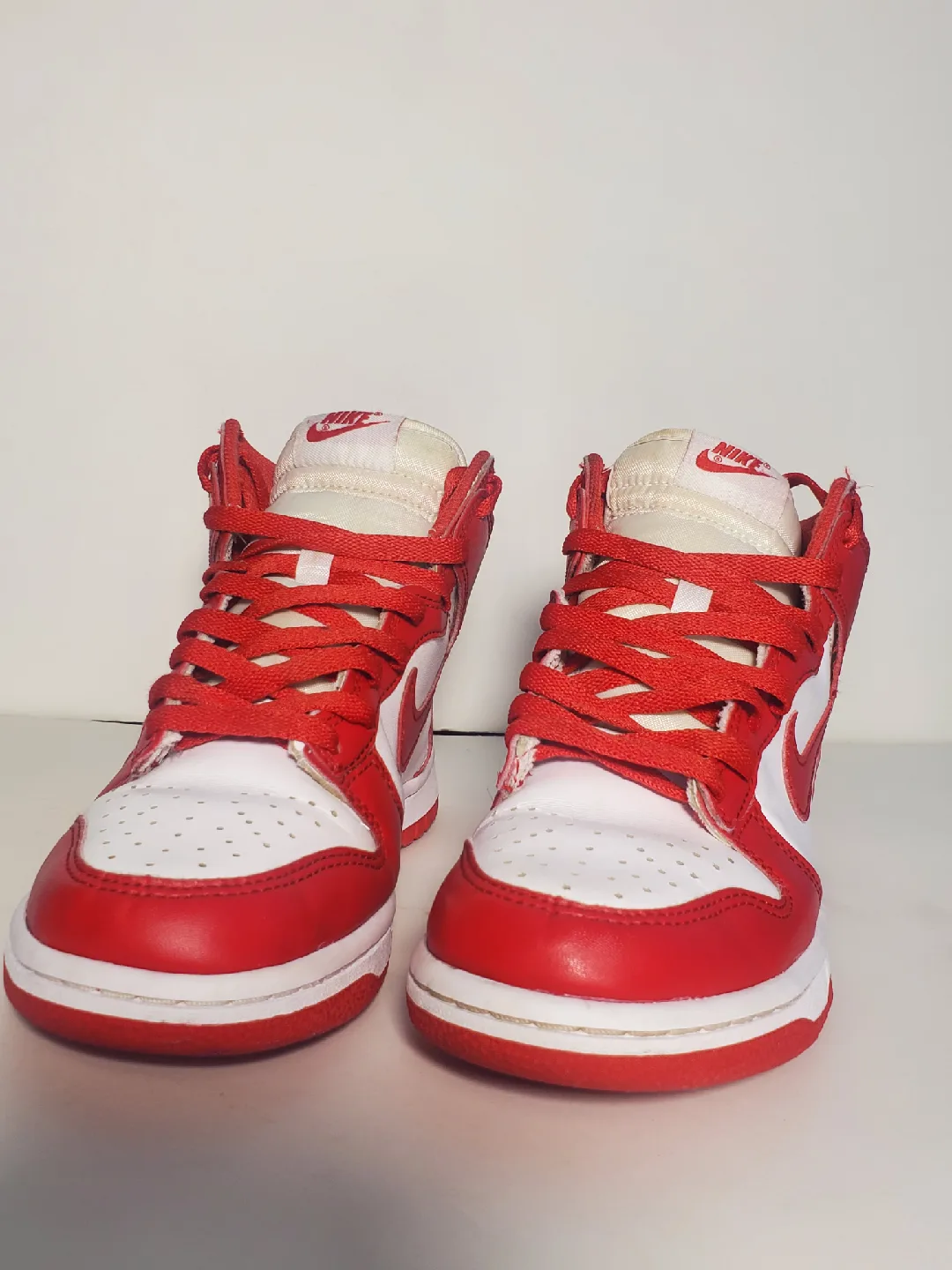 Nike Dunk High Championship White Red (GS) DB2179-106 Size 5.5Y image indicator(6)