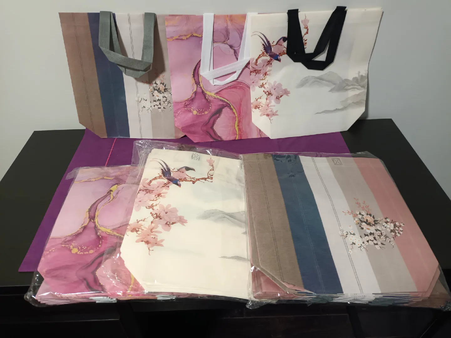 🥕  Assorted Reusable Shopping Bags thumbnail