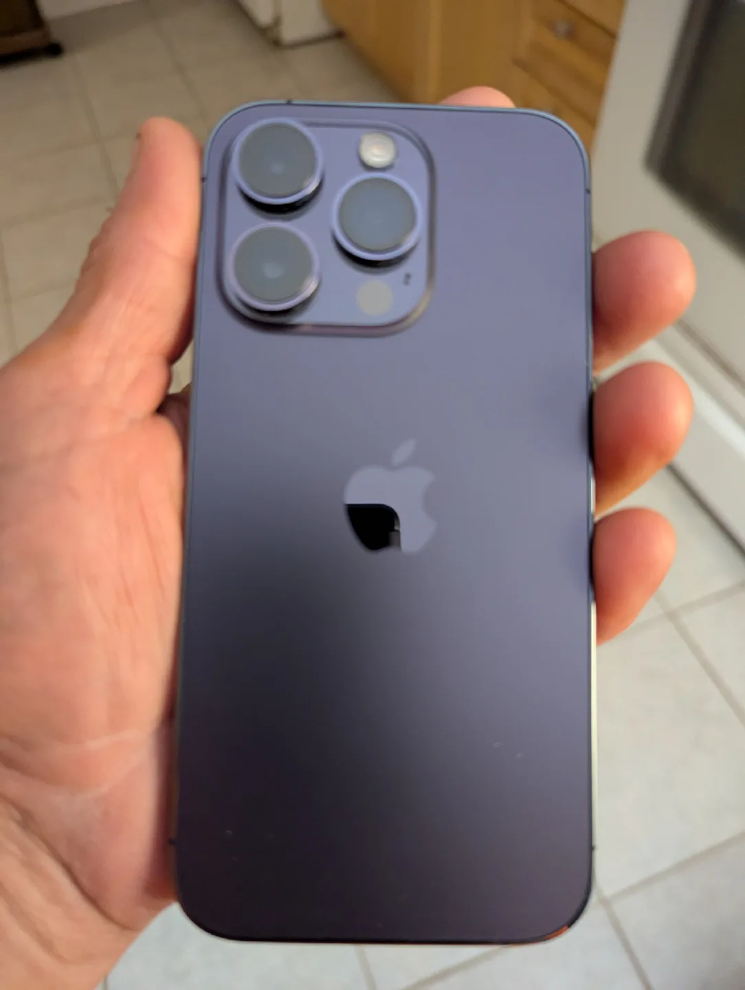 iPhone 14 pro 128g in excellent condition image indicator(2)