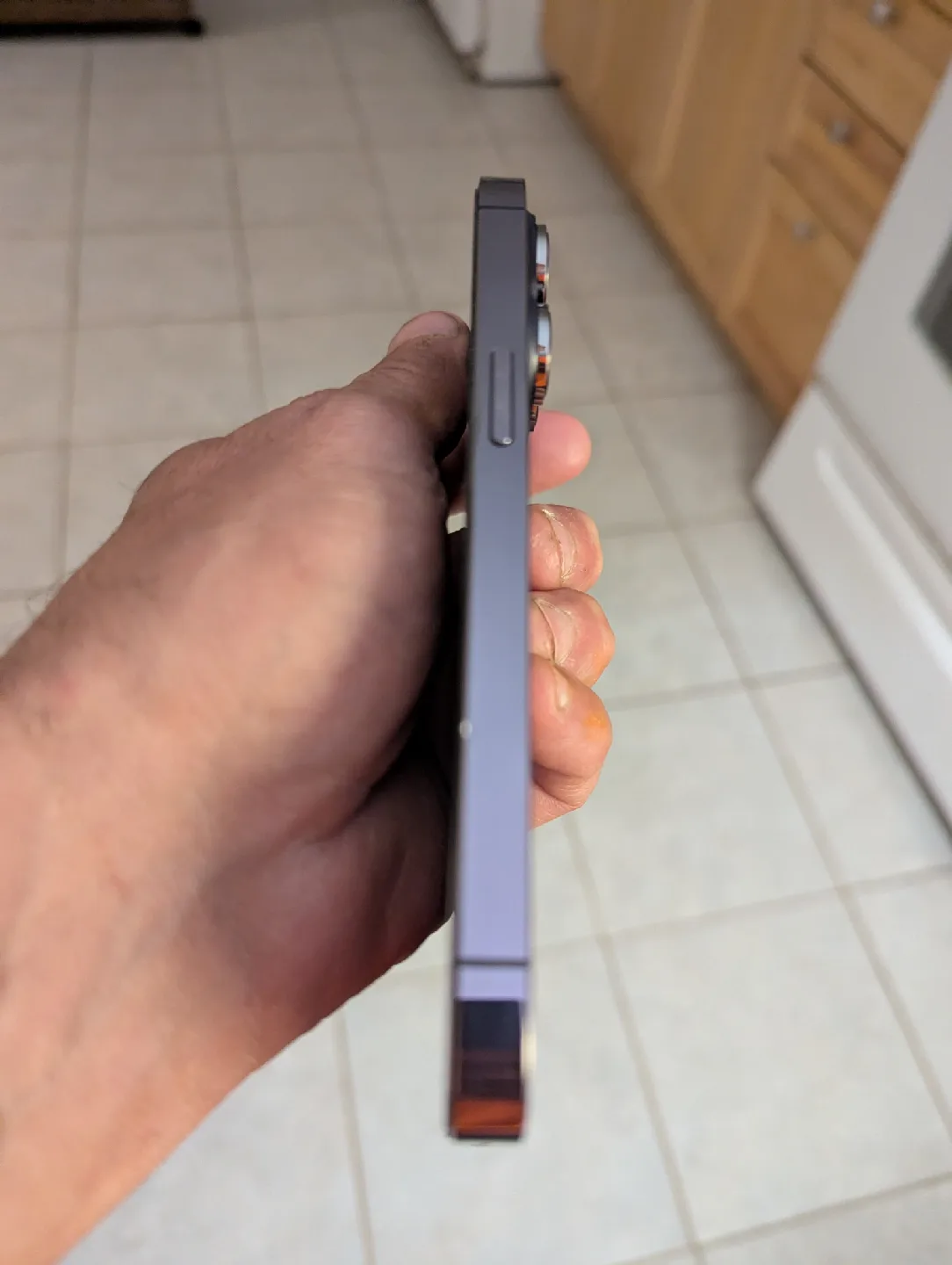 iPhone 14 pro 128g in excellent condition image indicator(5)