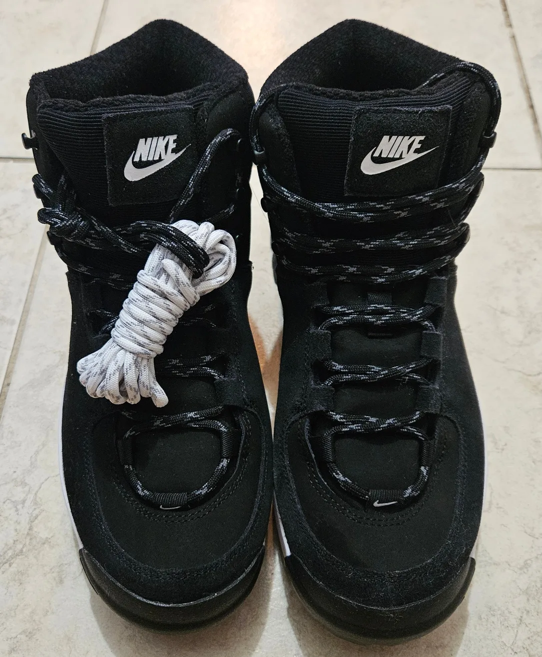 BN)Nike City Classic Size 7.5 Women's Black Boot thumbnail