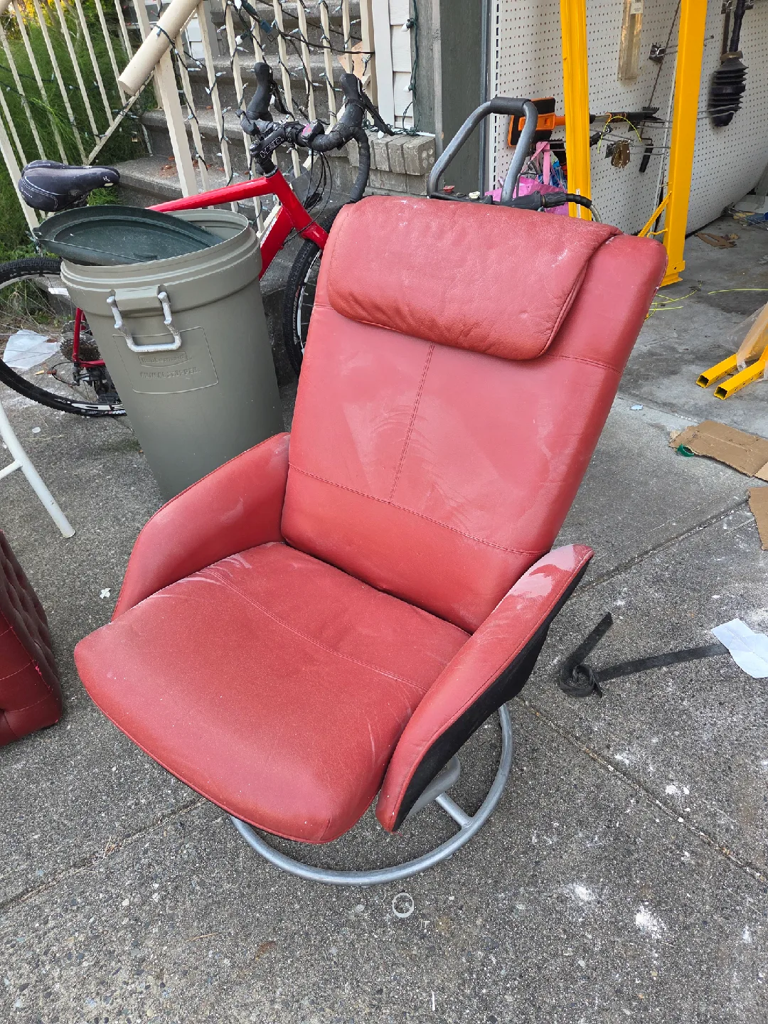 Red Leather Swivel Recliner Chair image indicator(4)