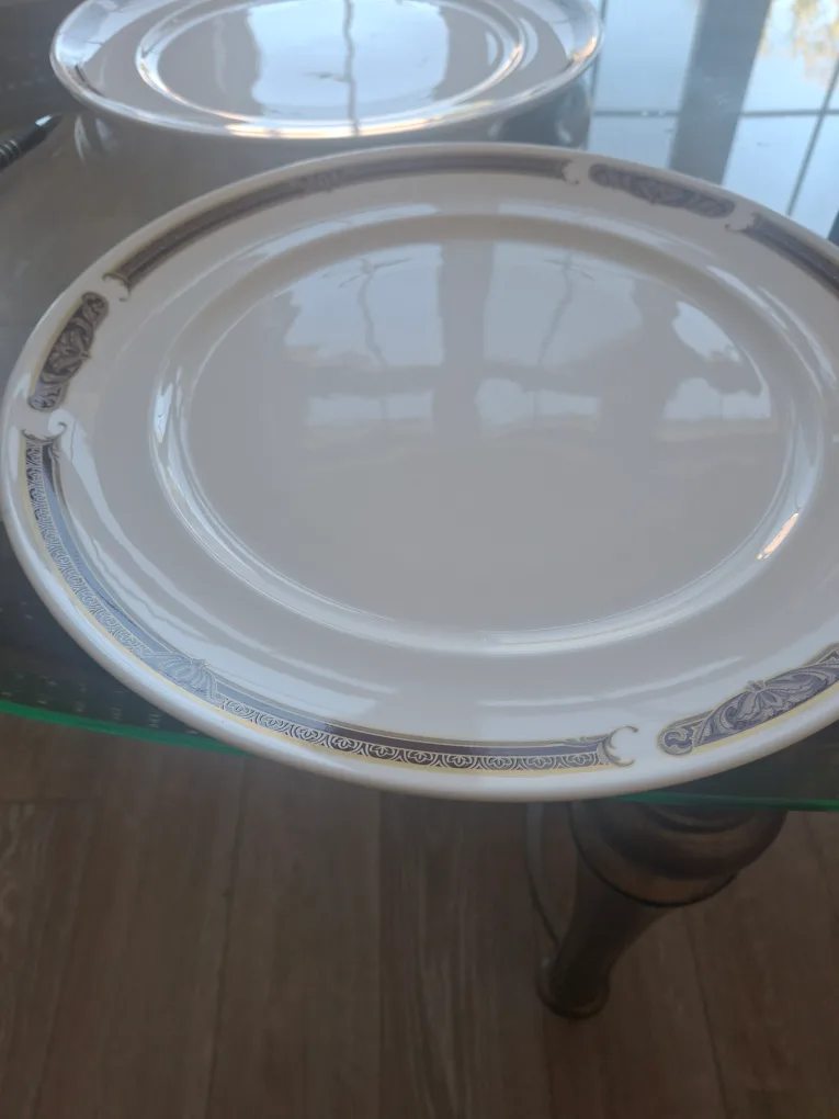 2 Fine Bone China Serving Platters - Royal Doulton image indicator(2)