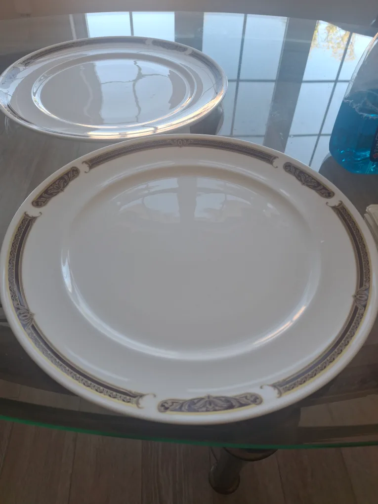 2 Fine Bone China Serving Platters - Royal Doulton image indicator(5)