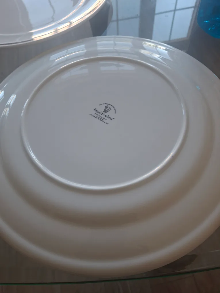 2 Fine Bone China Serving Platters - Royal Doulton image indicator(8)