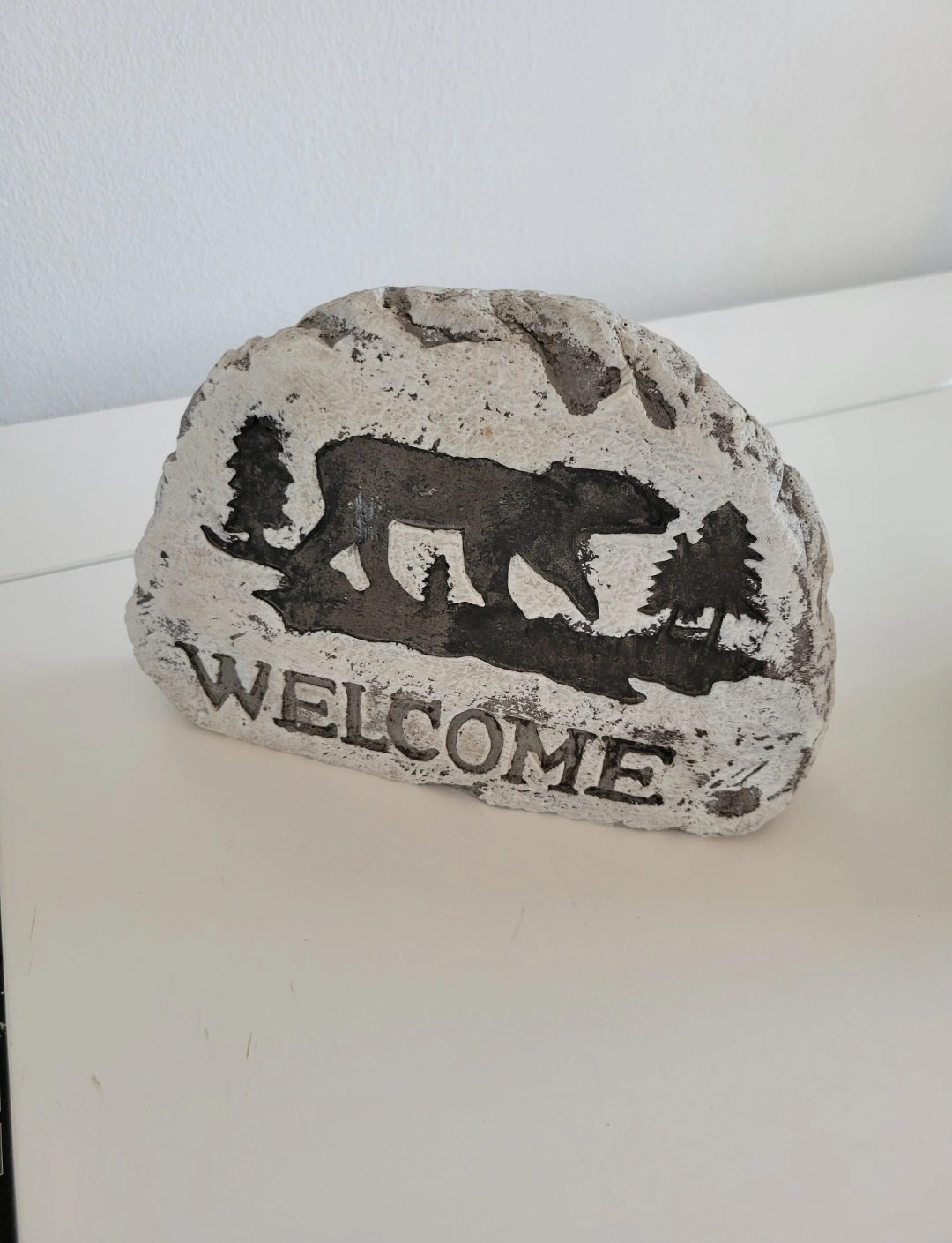 FreeCycle Welcome Bear Stone Decoration