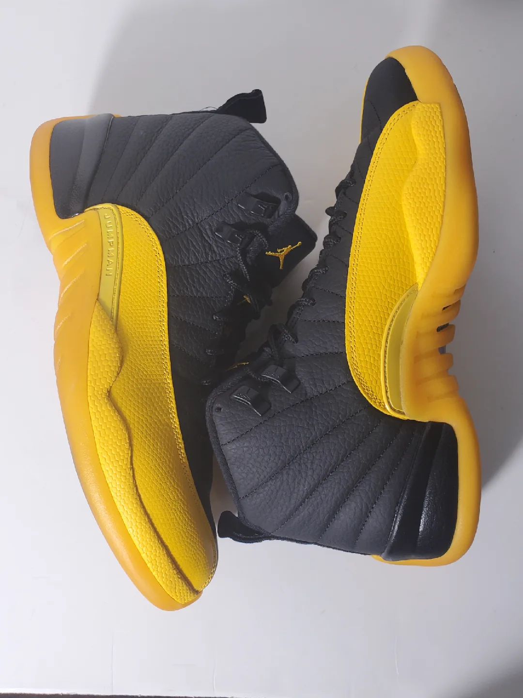 Jordan 12 Retro Black University Gold W/Box 130690-070 S 10 image indicator(7)