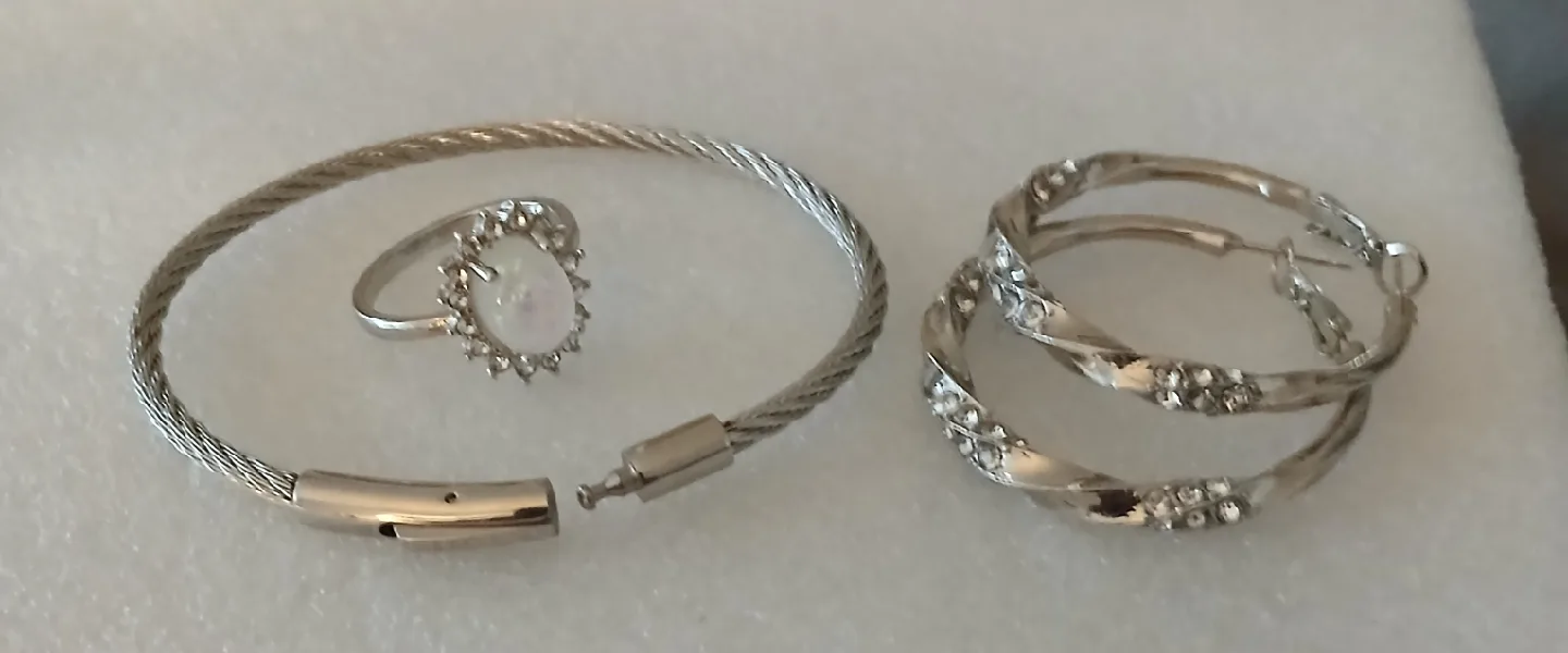 Silver Tone Ring, Bracelet, & Earrings Set thumbnail