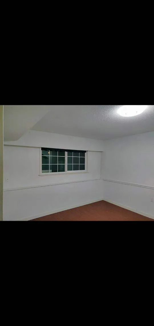 one bedroom for rent $950 for one person  in White Rock, image indicator(5)