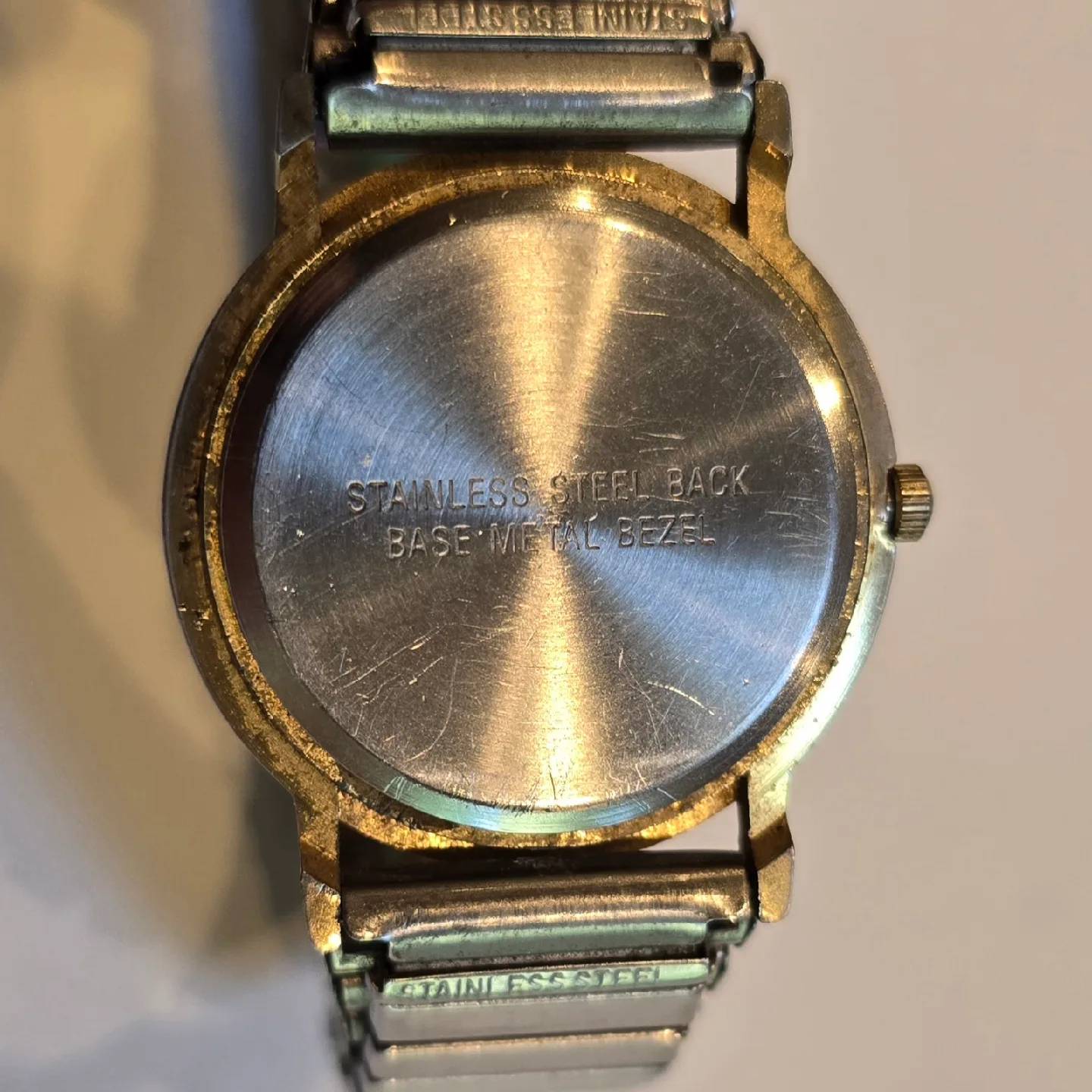 Mother of Pearl Quartz Watch New Battery image indicator(8)