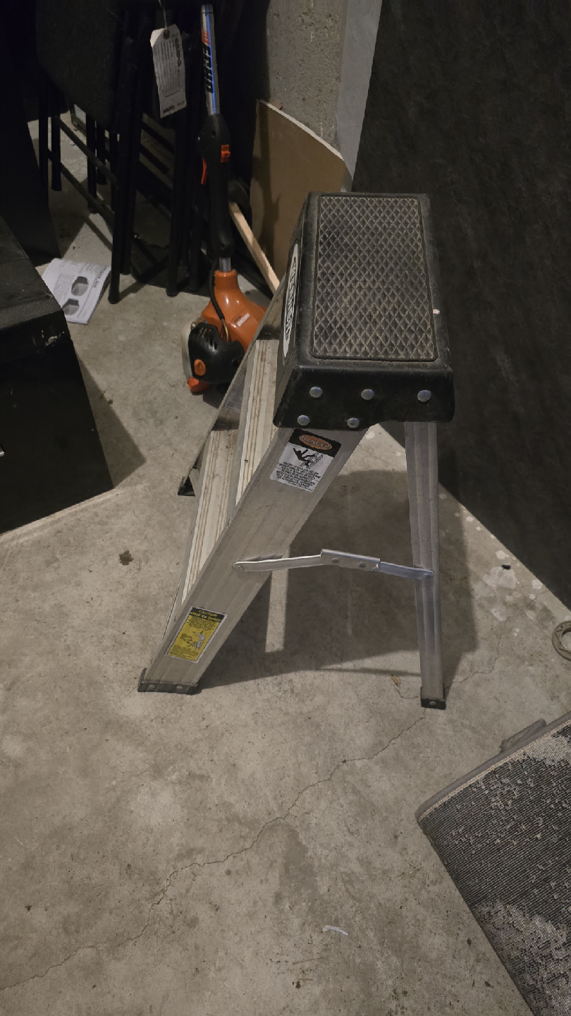 Werner 3-Step Aluminum Step Stool - photo 2