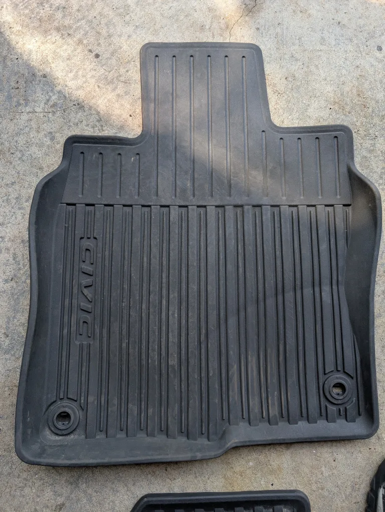 Honda Civic Floor Mats  - Full Set image indicator(3)