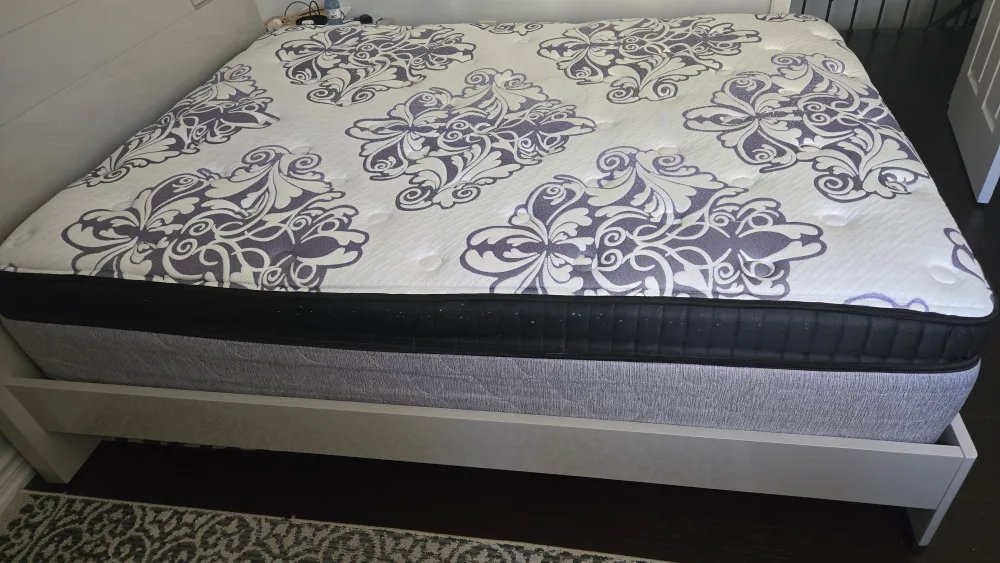 Used Sealy Posturepedic Mattress (Queen Size) image indicator(3)