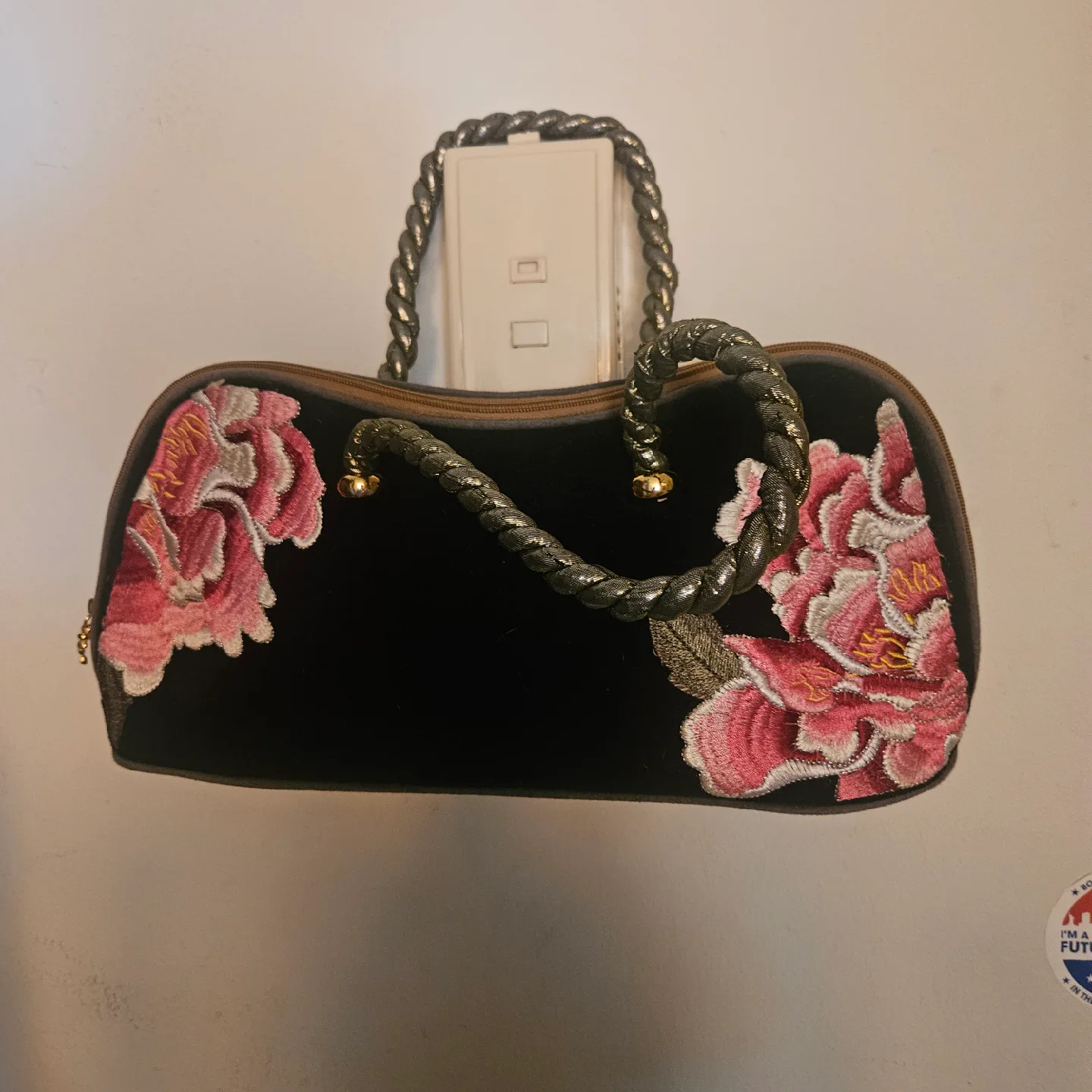 VTG Flowers Embroidered Velvet Hand Bag