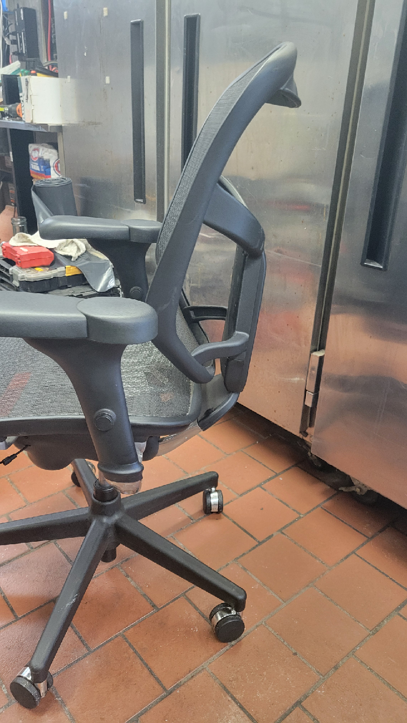 Black Mesh Office Chair - photo 3